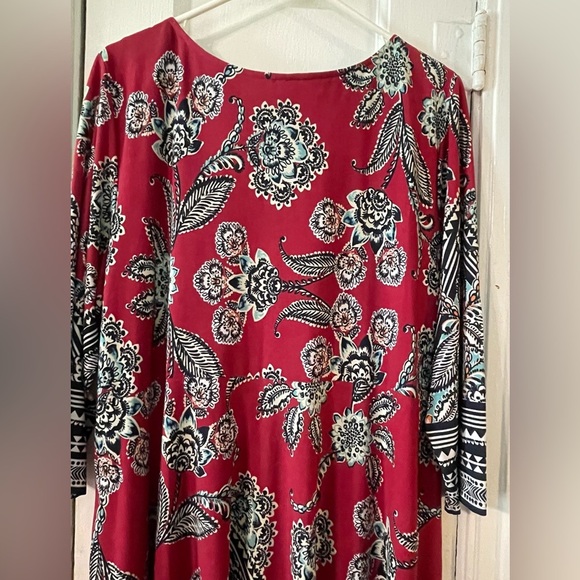 Floral Patterned Red and Navy Dress Size 1X - Picture 5 of 10